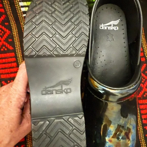 🖤💜💚NWOT Dansko Oil Slick  Clogs 💚💜🖤 - Picture 8 of 8